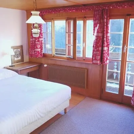Apartment Sleeps 9 Wifi