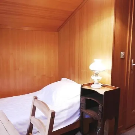 Апартаменты Sleeps 9 Wifi *